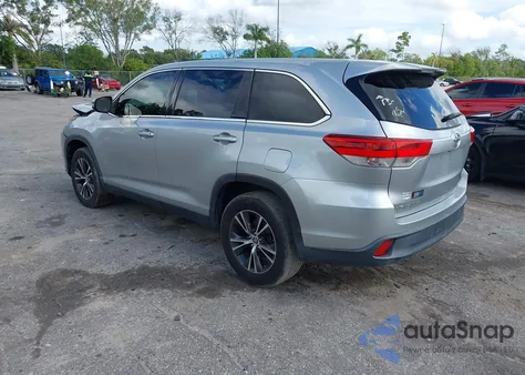 2019 Toyota Highlander Le z USA, uszkodzony, nr VIN 5TDZZRFHXKS309361